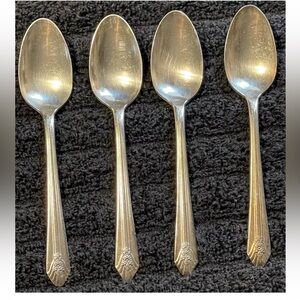 IMPERIAL 1939 Silver Plated VINTAGE Wm Rogers Sectional set of 4 Spoons